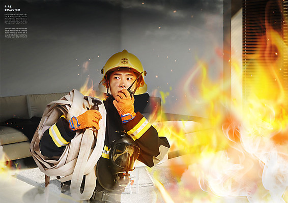 PSD 편집이미지 남자 불 한명 사람 상반신 20대 성인 한국인 소방관 무전기 소방호스 화재진압 성인남자한명만 방호복 이미지편집 자연요소 1 옷 무선통신 동양인 청년 구조원 소방 화재 호스 진압 남자한명만 성인남자만 파일형식