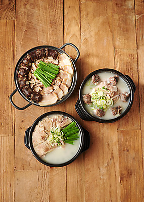 포토 JPG 스튜디오촬영 한식 음식 실내 근접촬영 사람없음 상차림 보쌈 부추 파 순대 돼지국밥 순대국 국내포토 뷰포인트 채소 내부 국 국밥 파일형식