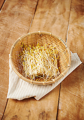 포토 JPG 스튜디오촬영 식재료 실내 근접촬영 사람없음 소쿠리 새싹 신선 메밀싹 국내포토 식물 뷰포인트 내부 바구니 파일형식