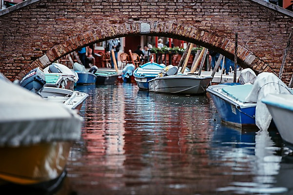 포토 JPG 주간 해외풍경 해외 유럽 유럽풍경 풍경 사람없음 야외 아웃포커스 관광지 반사 수로 운하 베네치아 가교 선박 국내포토 자연요소 건축물 나라 여행 수상교통 촬영기법 이탈리아 파일형식