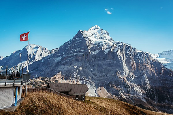 포토 JPG 주간 구름 해외풍경 해외 유럽 유럽풍경 자연 하늘 산 주택 풍경 사람없음 야외 스위스 알프스 만년설 스위스국기 국내포토 자연요소 나라 건물 국기 생태계 파일형식
