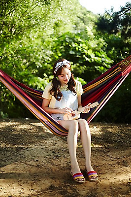 포토 JPG 주간 전신 나무 여자 행복 연주 한명 사람 앉기 20대 야외 앞모습 여름 캠핑 한국인 우쿨렐레 해먹 성인여자한명만 영흥도 국내포토 자연요소 식물 1 계절 감정 음악 뷰포인트 섬 모션 현악기 레저 동양인 청년 침대 인천 여자한명만 성인여자만 파일형식