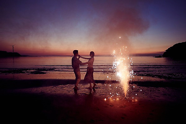 포토 JPG 전신 커플 여자 남자 파도 불꽃놀이 서기 사람 20대 해변 야외 두명 옆모습 여름 손잡기 로맨틱 한국인 춤 풍력에너지 야간 즐거움 성인만 영흥도 국내포토 자연요소 계절 감정 바다 뷰포인트 섬 컨셉 관계 모션 놀이 문화예술 동양인 청년 그린에너지 인천 파일형식