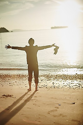 포토 JPG 주간 전신 남자 구두 섬 맨발 팔벌리기 휴식 한명 서기 들기 사람 정장 20대 해변 야외 뒷모습 모래사장 한국인 조약돌 발자국 힐링 성인남자한명만 영흥도 소확행 국내포토 자연요소 1 옷 바다 뷰포인트 신발 컨셉 자국 모션 발 동양인 청년 돌_바위 신조어 인천 남자한명만 성인남자만 파일형식