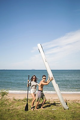 포토 JPG 주간 전신 구름 커플 여자 남자 하늘 서기 미소 사람 20대 해변 야외 두명 옆모습 여름 30대 맑음 한국인 잡기 태안 패들 성인만 패들보드 국내포토 자연요소 계절 바다 뷰포인트 관계 모션 날씨 표정 동양인 청년 장년 서핑 충청남도 노_배의노 파일형식