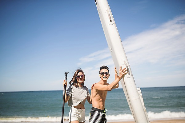 포토 JPG 주간 구름 커플 여자 남자 파도 하늘 서기 미소 들기 사람 상반신 20대 해변 야외 두명 옆모습 여름 30대 맑음 한국인 잡기 태안 패들 성인만 패들보드 국내포토 자연요소 계절 바다 뷰포인트 관계 모션 날씨 표정 동양인 청년 장년 서핑 충청남도 노_배의노 파일형식