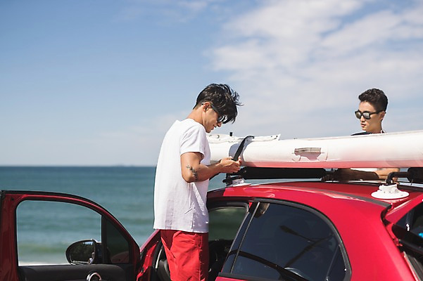 포토 JPG 주간 구름 남자 바다 자동차 하늘 서기 미소 사람 상반신 20대 성인 야외 두명 옆모습 여름 30대 친구 맑음 한국인 묶기 즐거움 태안 성인남자만 패들보드 국내포토 자연요소 계절 감정 육상교통 뷰포인트 관계 모션 날씨 표정 동양인 청년 장년 서핑 충청남도 남자만 성인만 파일형식
