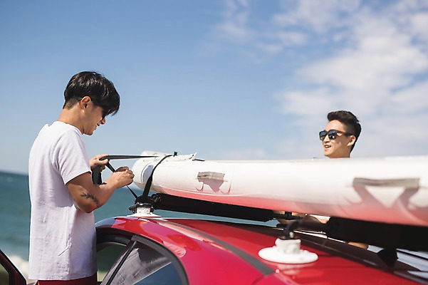 포토 JPG 주간 구름 남자 바다 자동차 하늘 서기 미소 사람 상반신 20대 성인 야외 두명 옆모습 여름 30대 친구 맑음 한국인 묶기 즐거움 고정 태안 성인남자만 패들보드 국내포토 자연요소 계절 감정 육상교통 뷰포인트 관계 모션 날씨 표정 동양인 청년 장년 서핑 충청남도 남자만 성인만 파일형식