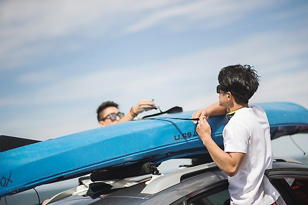 포토 JPG 주간 구름 남자 자동차 하늘 사람 상반신 20대 성인 야외 두명 앞모습 뒷모습 여름 30대 친구 맑음 한국인 묶기 고정 태안 성인남자만 패들보드 국내포토 자연요소 계절 육상교통 뷰포인트 관계 모션 날씨 동양인 청년 장년 서핑 충청남도 남자만 성인만 파일형식