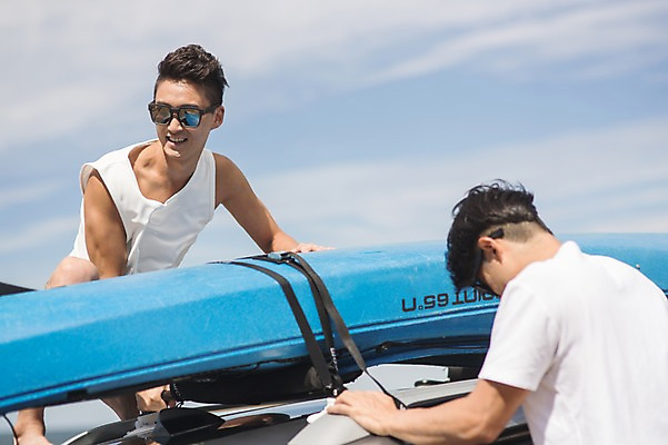 포토 JPG 주간 구름 남자 자동차 하늘 미소 사람 상반신 20대 야외 두명 앞모습 뒷모습 여름 30대 친구 선글라스 맑음 한국인 묶기 고정 태안 성인남자만 패들보드 국내포토 자연요소 계절 안경 육상교통 뷰포인트 관계 모션 날씨 표정 동양인 청년 장년 서핑 충청남도 남자만 성인만 파일형식