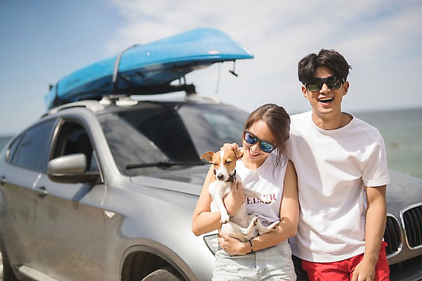 포토 JPG 주간 한마리 커플 여자 남자 바다 자동차 서기 사람 상반신 20대 야외 두명 앞모습 여름 맑음 기댐 한국인 강아지 태안 반려 성인만 패들보드 딩펫족 펫팸족 국내포토 자연요소 1 라이프스타일 계절 육상교통 뷰포인트 관계 모션 날씨 동양인 청년 반려동물 서핑 개 충청남도 신조어 파일형식