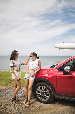포토 JPG 주간 전신 구름 여자 바다 자동차 하늘 서기 사람 20대 해변 야외 두명 옆모습 여름 한국인 태안 성인여자만 패들보드 국내포토 자연요소 계절 육상교통 뷰포인트 모션 동양인 청년 서핑 충청남도 여자만 성인만 파일형식