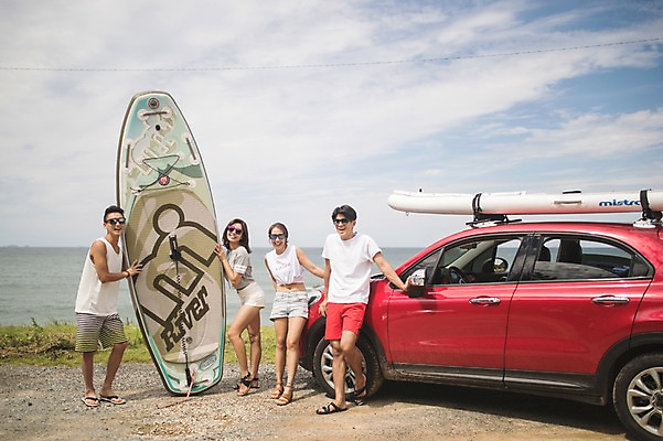 포토 JPG 주간 전신 구름 커플 여자 남자 바다 포즈 자동차 하늘 서기 사람 여러명 20대 성인 야외 앞모습 여름 30대 친구 맑음 전시 한국인 태안 성인만 패들보드 국내포토 자연요소 계절 육상교통 뷰포인트 다수 관계 모션 날씨 동양인 청년 장년 서핑 충청남도 파일형식