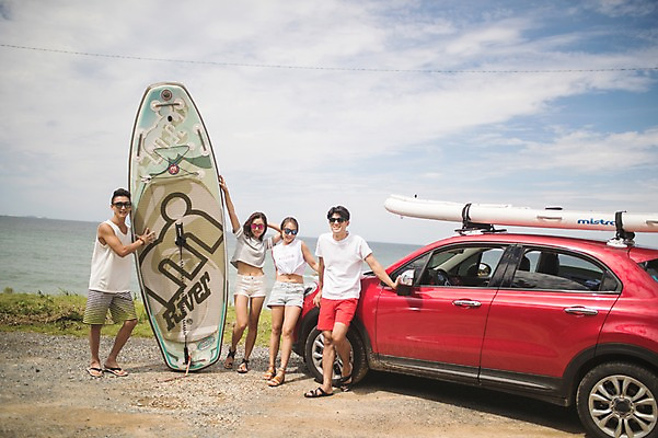 포토 JPG 주간 전신 구름 커플 여자 남자 바다 포즈 자동차 하늘 서기 미소 사람 여러명 20대 성인 야외 앞모습 여름 30대 친구 맑음 전시 한국인 태안 성인만 패들보드 국내포토 자연요소 계절 육상교통 뷰포인트 다수 관계 모션 날씨 표정 동양인 청년 장년 서핑 충청남도 파일형식
