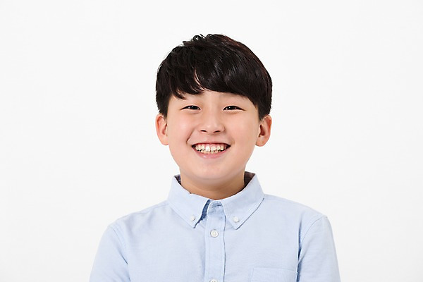 포토 JPG 스튜디오촬영 남자 남학생 실내 한명 서기 웃음 사람 상반신 앞모습 10대 캐주얼 한국인 십대남자한명만 남중생 국내포토 1 학생 옷 뷰포인트 모션 중학생 청소년 표정 동양인 내부 남자한명만 십대남자만 파일형식