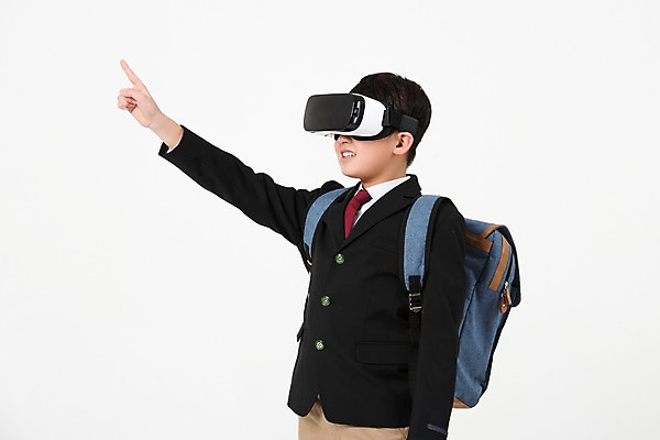 포토 JPG 스튜디오촬영 남자 교복 남학생 손가락 책가방 실내 한명 서기 미소 사람 손짓 상반신 앞모습 10대 손들기 한국인 가리킴 증강현실 가상현실 십대남자한명만 오큘러스 VR기기 남중생 국내포토 1 학생 손 옷 뷰포인트 가방 모션 중학생 청소년 표정 동양인 내부 기계 남자한명만 십대남자만 파일형식