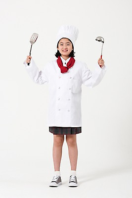 포토 JPG 스튜디오촬영 전신 여학생 여자 주방용품 요리사모자 한명 서기 미소 들기 사람 앞모습 10대 요리사 한국인 조리복 국자 여중생 장래희망 뒤집개 십대여자한명만 국내포토 직업 모자_잡화 1 학생 뷰포인트 생활용품 유니폼 모션 중학생 청소년 실내 표정 동양인 여자한명만 십대여자만 파일형식