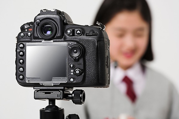 포토 JPG 스튜디오촬영 학생 여학생 여자 교복 한명 사람 상반신 앞모습 10대 카메라 촬영 한국인 책상 마이크 여중생 방송 장래희망 십대여자한명만 인터넷방송 크리에이터 뷰티크리에이터 국내포토 직업 1 옷 뷰포인트 음향기기 가구 중학생 청소년 실내 동양인 전자제품 뷰티 여자한명만 십대여자만 파일형식 1인미디어