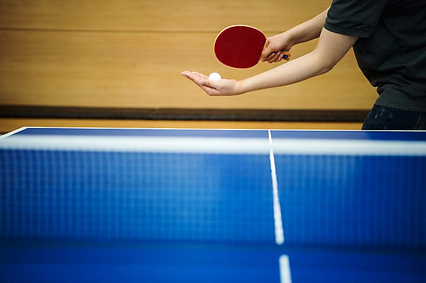 포토 JPG 남자 유니폼 실내 한명 사람 상반신 성인 한국인 탁구채 네트 탁구 탁구공 탁구대 국내포토 1 옷 스포츠 공 동양인 내부 구기 라켓 탁구용품 파일형식