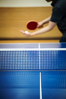 포토 JPG 남자 실내 한명 사람 상반신 성인 한국인 탁구채 네트 탁구 탁구공 탁구대 국내포토 1 스포츠 공 동양인 내부 구기 라켓 탁구용품 파일형식