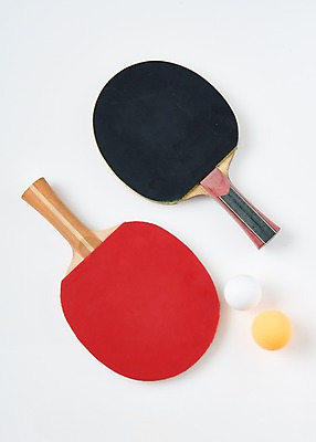 포토 JPG 스튜디오촬영 실내 사람없음 두개 탁구채 탁구 탁구공 국내포토 2 공 내부 구기 라켓 탁구용품 파일형식