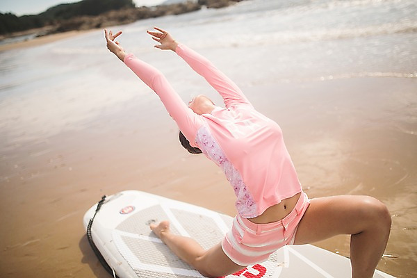 포토 JPG 주간 전신 여자 물결 바다 한명 사람 20대 성인 해변 야외 앞모습 여름 여름휴가 바캉스 한국인 요가자세 바위 태안 성인여자한명만 패들보드 국내포토 자연요소 1 계절 뷰포인트 포즈 요가 휴가 동양인 청년 돌_바위 서핑 충청남도 여자한명만 성인여자만 파일형식 여름_계절