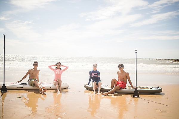 포토 JPG 주간 전신 구름 커플 여자 남자 바다 하늘 사람 앉기 여러명 20대 해변 야외 앞모습 여름 30대 여름휴가 바캉스 모래사장 한국인 태안 성인만 패들보드 국내포토 자연요소 계절 뷰포인트 다수 관계 모션 휴가 동양인 청년 장년 서핑 충청남도 파일형식 여름_계절