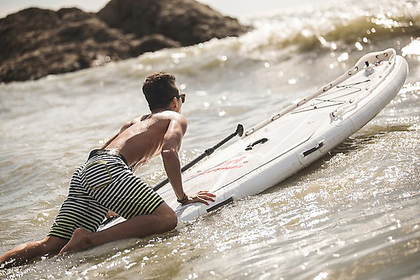 포토 JPG 주간 전신 남자 물결 파도 한명 사람 앉기 성인 야외 옆모습 여름 30대 여름휴가 바캉스 햇빛 반사 한국인 바위 승차 태안 성인남자한명만 패들보드 국내포토 자연요소 1 계절 바다 뷰포인트 모션 휴가 동양인 장년 태양 돌_바위 서핑 충청남도 남자한명만 성인남자만 파일형식 여름_계절