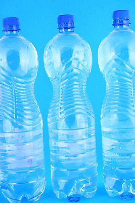 포토 JPG 해외이미지 음료 바다 지도 유리 탁자 이벤트 사람없음 물 파란색 세계 약 냉동 목욕 봄 거품 젖음 추위 흰색 신선 투명 액체 씻기 주식 시원함 갈증 분수 상쾌 그림 기회 분무기 냉각기 돌리기 잔물결 스플래쉬 해외202004 해외포토 자연요소 계절 감정 물결 컬러 가구 의학 모션 재질 금융 청결 파일형식 이미지허브