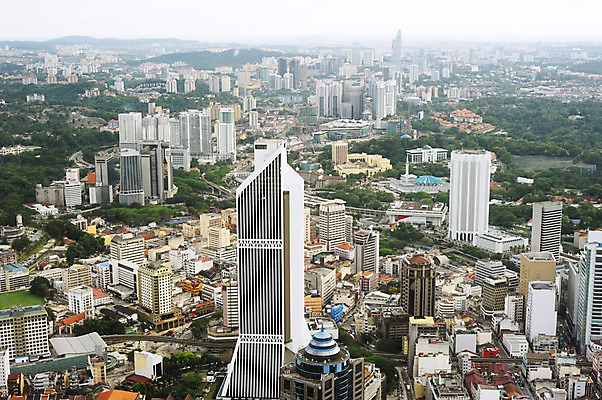 포토 JPG 해외이미지 아시아 도로 비즈니스 건축양식 하늘 미래 거리 아파트 안테나 파노라마 동양인 사람없음 건물 도시풍경 사무실 탑 고층빌딩 텔레비전 성장 도시 센터 큼 지역 타운 스카이라인 말레이시아 진행 개발 정부 철강 해외202004 해외포토 건축물 건축 나라 길 컨셉 통신 교통시설 주택 촬영기법 인종 풍경 빌딩 전자제품 크기 파일형식 이미지허브