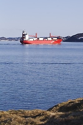 포토 JPG 해외이미지 바다 사람없음 빨간색 물 파란색 화물 컨테이너 함선 상업 수입 해외202004 해외포토 자연요소 산업 컬러 배_교통 운송업 파일형식 이미지허브