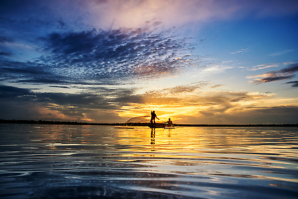 포토 JPG 해외이미지 전통 아시아 호수 물결 음식 여행 태국 자연 아침 낚시 어류 동양인 두명 목재 물 강 반사 일출 침묵 일몰 공구 그물 보트 농부 큼 낚시꾼 해외202004 해외포토 주간 자연요소 나무 직업 나라 배_교통 재료 레저 사람 인종 노을 수중동물 소리 도구 크기 생태계 파일형식 이미지허브
