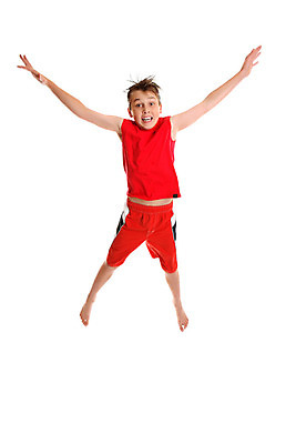 포토 JPG 해외이미지 어린이 포즈 반바지 모션 건강 한명 사람 소년 달리기 운동 점프 활발 탱크톱 흰배경 해외202004 해외포토 1 남자 백그라운드 컨셉 상의 바지 흰색 파일형식 이미지허브