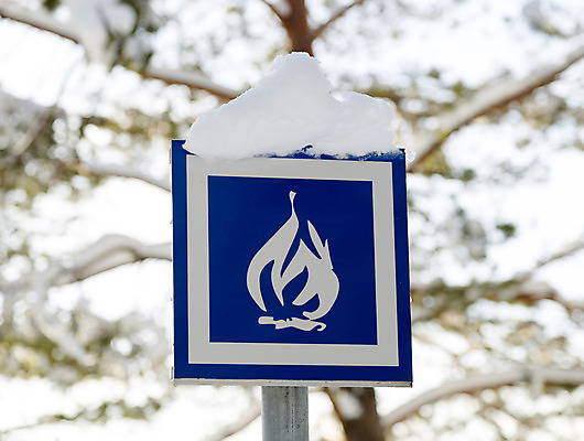 포토 JPG 해외이미지 나무 백그라운드 겨울 불 사람없음 파란색 흰색 바비큐 사인 벽난로 해외202004 해외포토 자연요소 식물 계절 음식 컬러 파일형식 이미지허브