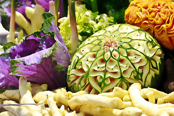 포토 JPG 해외이미지 꽃 음식 조각 잎 채소 과일 디저트 수박 창조 사람없음 장식 빨간색 초록색 장미 표현 신선 멜론 식용 특별함 해외202004 해외포토 식물 컬러 컨셉 파일형식 이미지허브