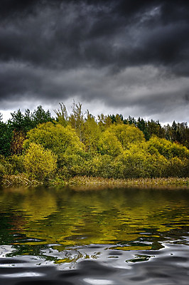 포토 JPG 해외이미지 구름 호수 자연 하늘 바람 풍경 사람없음 물 반사 가을 숲 폭풍 해외202004 해외포토 자연요소 계절 날씨 생태계 파일형식 이미지허브