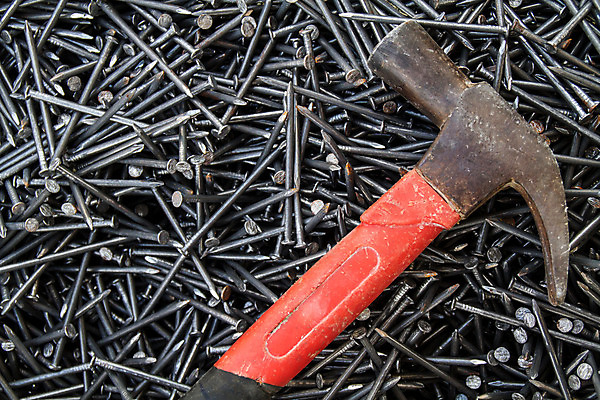 포토 JPG 해외이미지 산업 주택 사람없음 건물 머리 기구 공구 업무 못 수리 망치 손톱 공예 철 무역 DIY 고립 업그레이드 옛날 하드웨어 해외202004 해외포토 건축물 손 취미 신체부위 컴퓨터 도구 작업 파일형식 이미지허브