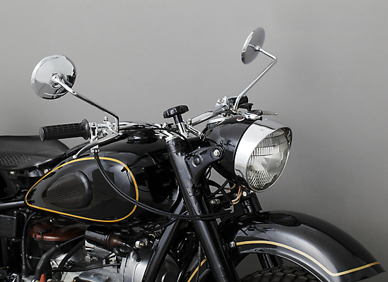 포토 JPG 해외이미지 사람없음 자전거 검은색 오토바이 수확 묘사 순환 러시아인 소비에트 옛날 해외202004 해외포토 서양인 컬러 농업 모션 바이크 파일형식 이미지허브