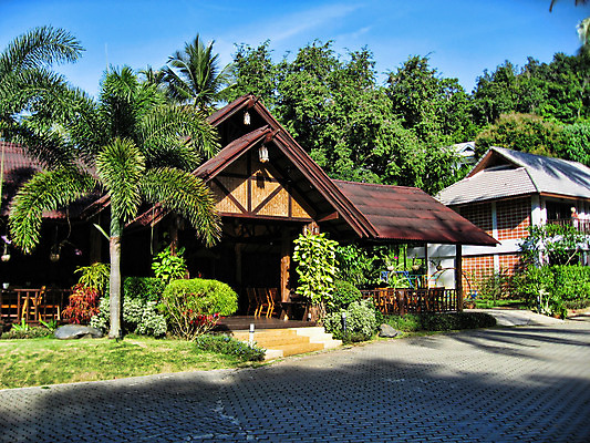 포토 JPG 해외이미지 나무 바다 불교 태국 하늘 휴식 사람없음 파란색 태양 사찰 열대기후 해외202004 해외포토 자연요소 식물 아시아 종교 컬러 컨셉 종교건축 파일형식 이미지허브