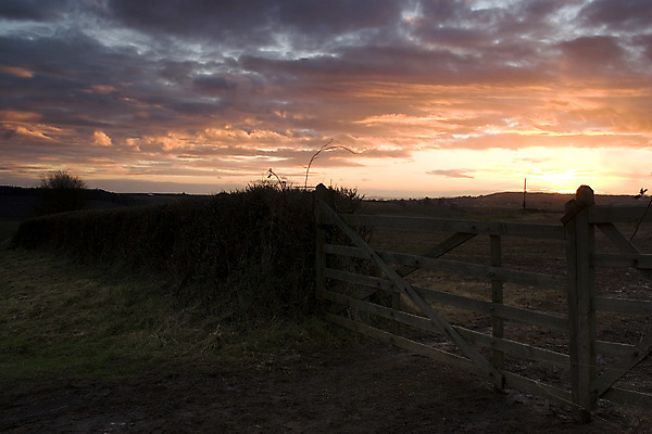 포토 JPG 해외이미지 구름 유럽 바다 밭 농업 하늘 영국 잉글랜드 풍경 사람없음 농장 맑음 일몰 시골 땅 언덕 쥬라기 해외202004 해외포토 자연요소 나라 산업 날씨 노을 파일형식 이미지허브
