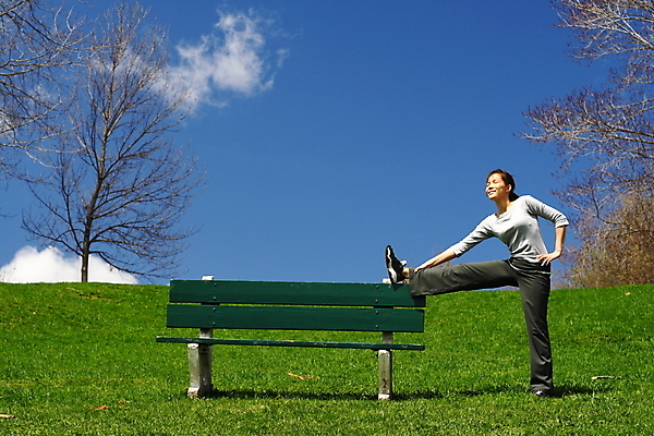 포토 JPG 해외이미지 라이프스타일 옷 공원 여자 행복 스포츠 신체 벤치 하늘 건강 한명 미소 사람 동양인 성인 야외 여름 파란색 달리기 운동 태양 맑음 중국 스트레칭 봄 작업 날씬함 연습 달리기선수 해외202004 해외포토 자연요소 1 계절 공공시설 감정 아시아 컬러 의자 모션 날씨 표정 인종 생활 몸매 육상선수 파일형식 이미지허브