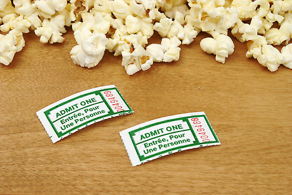 포토 JPG 해외이미지 음식 백그라운드 옥수수 사람없음 대접 티켓 영화관 극장 입장 영화 팝콘 담배꽁초 해외202004 해외포토 문화예술 곡류 담배 파일형식 이미지허브