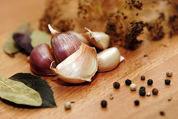 포토 JPG 해외이미지 음식 백그라운드 채소 재료 유리 탁자 오이 건강 마늘 사람없음 목재 초록색 빛 주방 식사 흰색 시골 맛 상품 작음 향신료 오브젝트 싱글 유기농 피클 소금 통조림 식품점 오이피클 입가심 절임 짠맛 채식주의자 해외202004 해외포토 나무 웰빙 컬러 가구 컨셉 재질 상점 크기 채식 향미료 파일형식 이미지허브