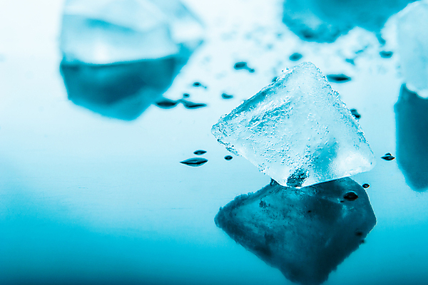 포토 JPG 해외이미지 그림자 사람없음 파란색 얼음 투명 소프트포커스 해외202004 해외포토 자연요소 컬러 촬영기법 파일형식 이미지허브