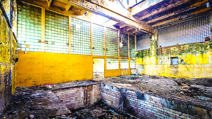 포토 JPG 해외이미지 산업 벽 백그라운드 건축양식 창문 공장 유리 벽돌 직장 사람없음 내부 건물 빛 금속 검은색 어둠 수확 도시 폐기물 위험 버리기 창고 복고 먼지 낭비 구식 그런지 깨짐 방치 썩음 옛날 철강 파멸 해외202004 해외포토 건축물 건축 컬러 컨셉 농업 회사 공업 모션 재질 쓰레기 파일형식 소멸 이미지허브