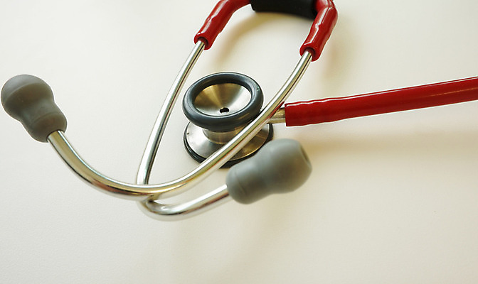 포토 JPG 해외이미지 직업 학생 과학 청진기 건강 병원 사람없음 치료 파란색 약 금속 진료 듣기 장비 시험 간호사 의사 흰색 기구 공구 심장 긴급 맥박 질병 측정 고립 심장병 살균 해외202004 해외포토 교육 컬러 의학 의료기기 모션 재질 의료진 도구 장기_의학 파일형식 이미지허브