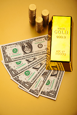 포토 JPG 해외이미지 지폐 실내 사람없음 금융 달러 동전 황금 외화 금괴 1달러 노란배경 동전탑 해외202004 해외포토 백그라운드 돈 내부 경제 노란색 쌓기 파일형식 이미지허브