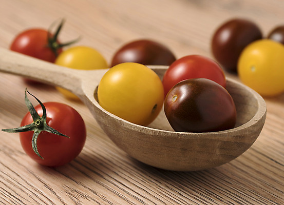 포토 JPG 해외이미지 음식 백그라운드 농업 다이어트 토마토 채소 오렌지 과일 재료 자연 건강 종류 사람없음 빨간색 초록색 여름 컬러풀 노란색 식사 흰색 신선 체리 사발 시장 작음 유기농 날것 내추럴 숙성 채식주의자 많음 해외202004 해외포토 웰빙 계절 산업 컬러 컨셉 사기그릇 크기 생태계 채식 파일형식 이미지허브