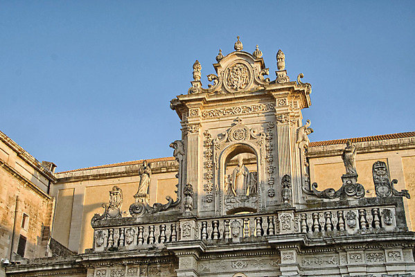 포토 JPG 해외이미지 외관 조각 건축양식 사람없음 야외 건물 장식 교회 여행객 이탈리아 발코니 바위 기둥 중세 역사 재산 지중해 묘사 대리석 벽돌담 타운 기념물 천연기념물 세기 해외202004 해외포토 건축물 건축 유럽 바다 재료 종교건축 모션 벽돌 사람 금융 담장 돌_바위 도시 파일형식 이미지허브