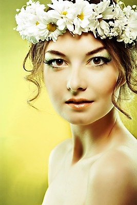 포토 JPG 해외이미지 백인 1 여자 꽃 컨셉 휴식 창조 한명 사람 성인 초록색 여름 햇빛 노란색 우아함 만족 개성 유일 해외202004 해외포토 서양인 식물 계절 감정 컬러 태양 파일형식 이미지허브